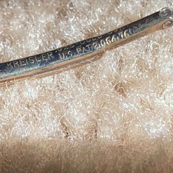 Women’s tiny 14k gold watch with strap band. - Picture 9 of 10